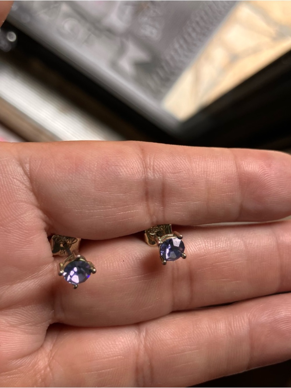 Beautiful amatista studs